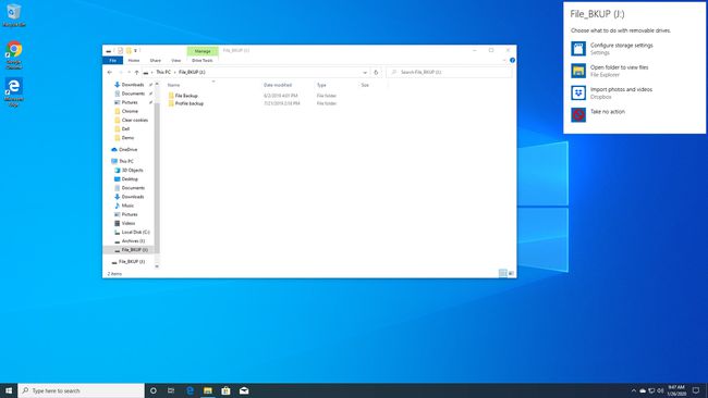 Windows 10 -valintaikkuna uuden kiintolevyn käsittelemisestä.