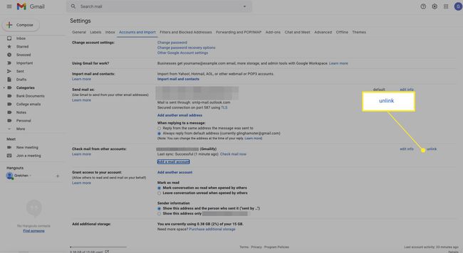 Gmail-tilin asetusnäyttö, jossa "Poista linkitys" korostettuna