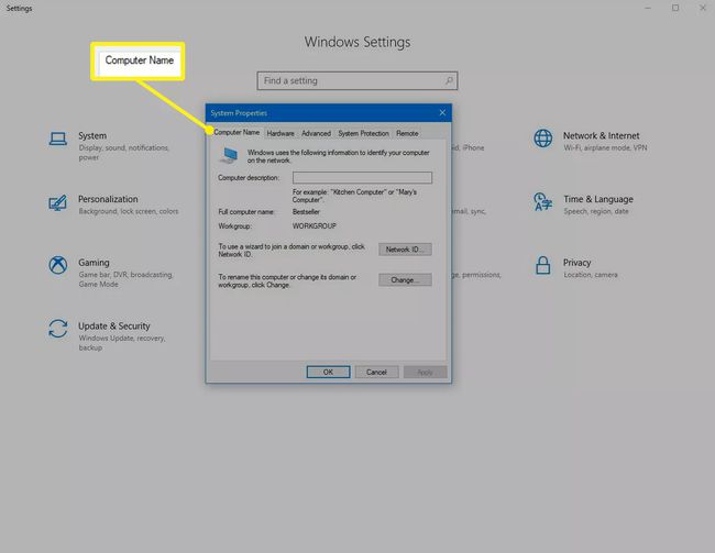 Tietokoneen nimi -välilehti Windows 10:n asetuksissa