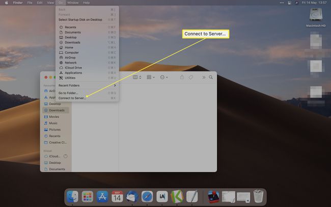 MacOS, jossa Connect to Server on korostettuna Finderissa