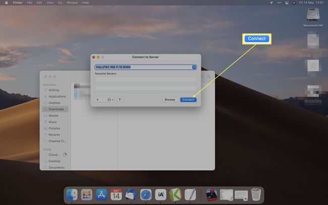 MacOS, jossa Connect to Server on auki ja Yhdistä korostettuna