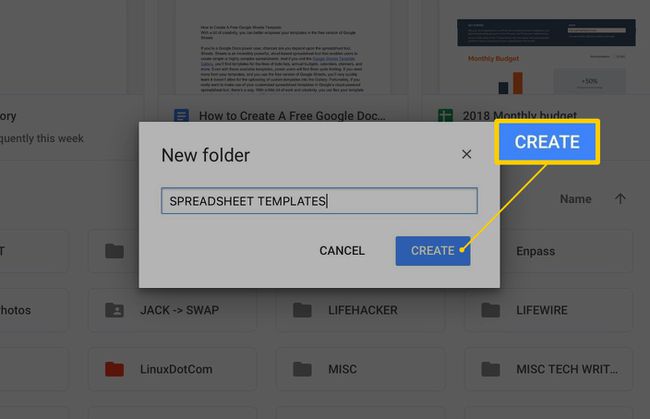 Luo-painike uuden kansion nimeämiseksi Google Drivessa