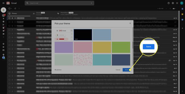 Tallenna-painike Gmailin Teemat-ikkunassa