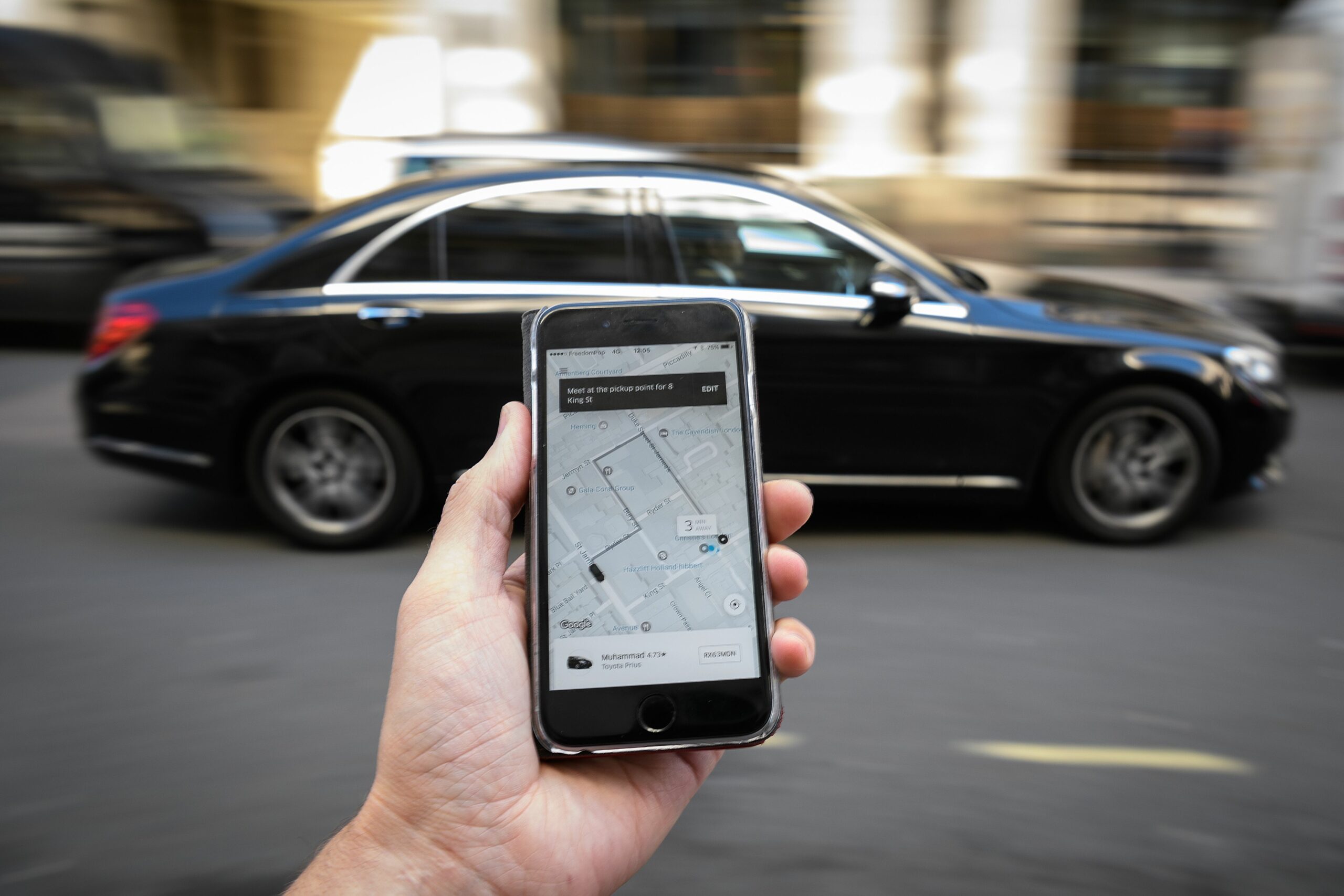 uber loses its private hire licence in london 851372958 95edd283b17b4c759b6973e168fe920d scaled