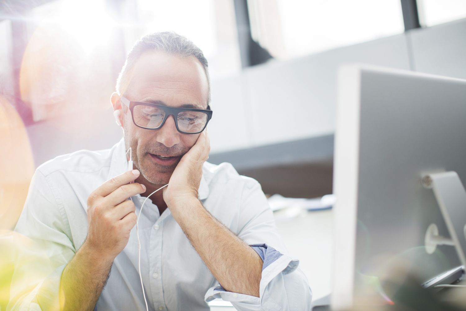 Man calling on computer Caiaimage Getty 56a9d2355f9b58b7d0ff4415