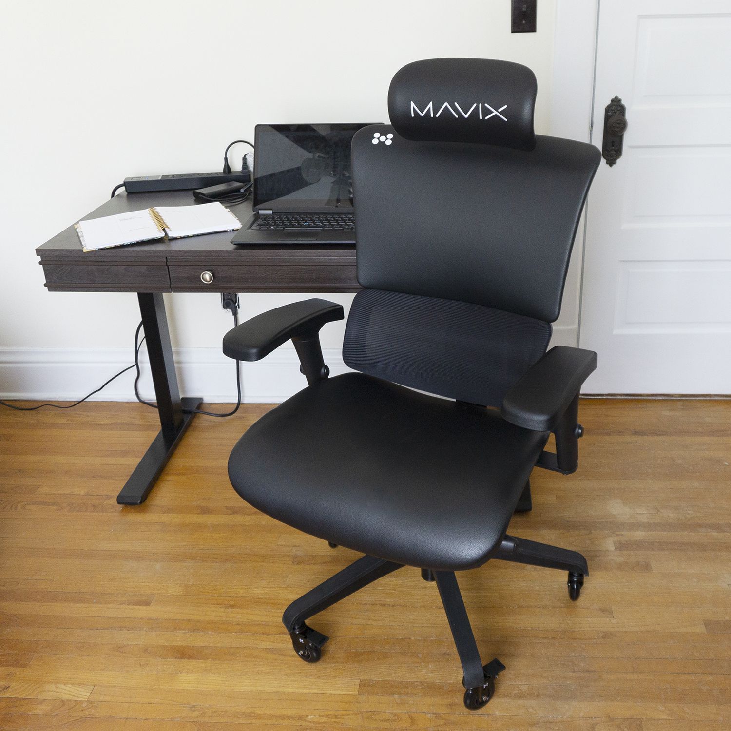 Mavix Gaming Chair HeroSquare 97a9344411454147b8772f86cd75bca7