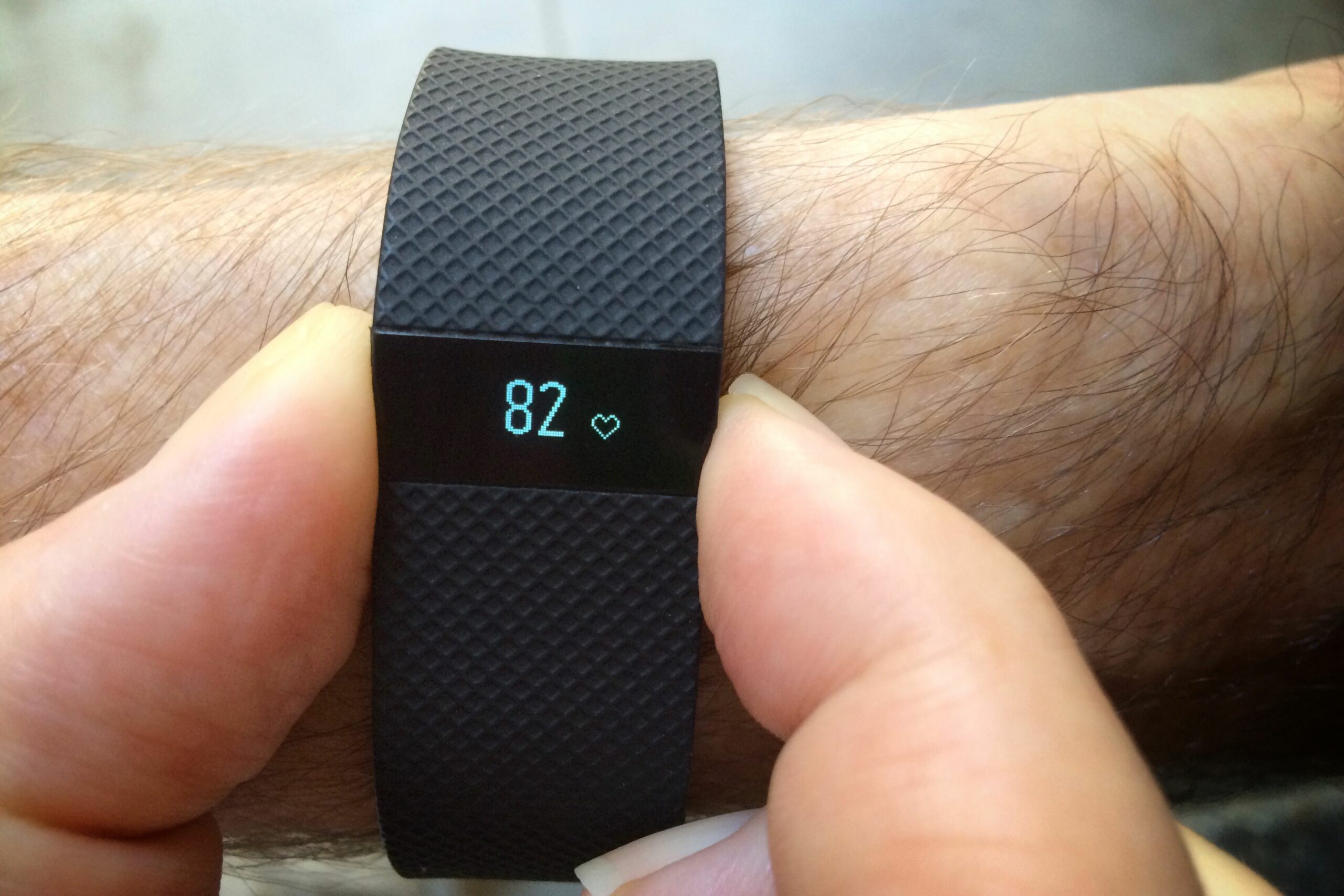 how to fix it when your fitbit won t turn on hero b531b285fd0f47dfaec2109318a66341 scaled