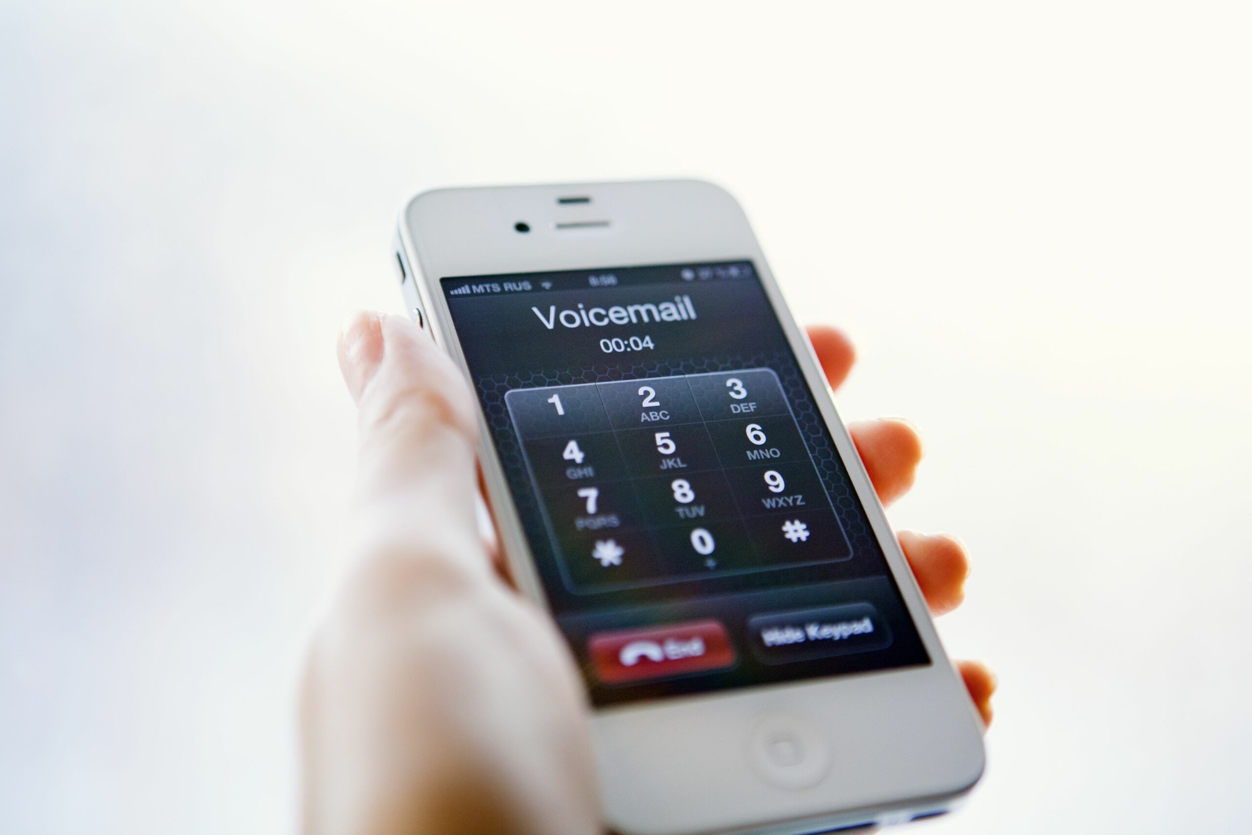 voicemail on iphone 459017673 5b2c059aa474be00366e38cf scaled