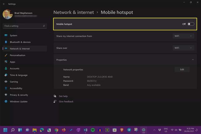 Windows 11 Mobilen hotspot-näyttö, jossa virtakytkin korostettuna.