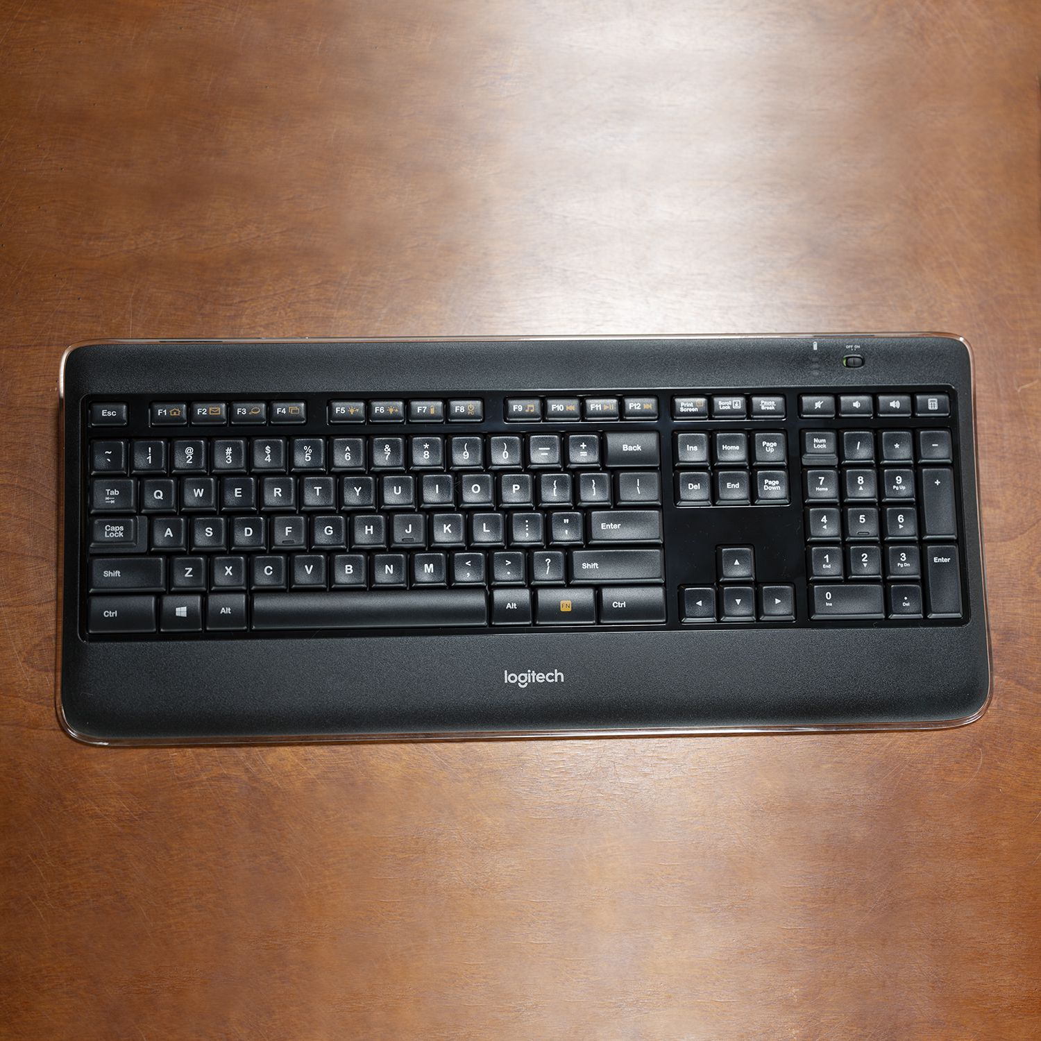 Logitech k800 HeroSquare 2d77a8507a774d46bcc89252a21e21eb