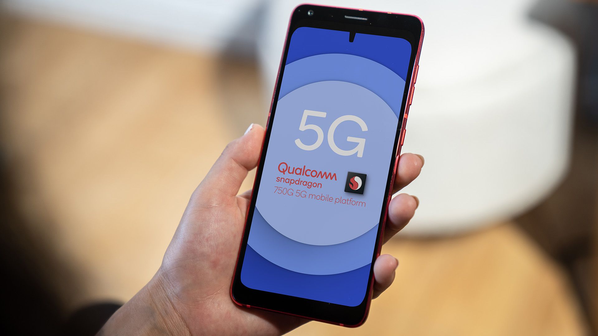 Älypuhelin, jossa on Qualcomm 5G Snapdragon -piirisarja