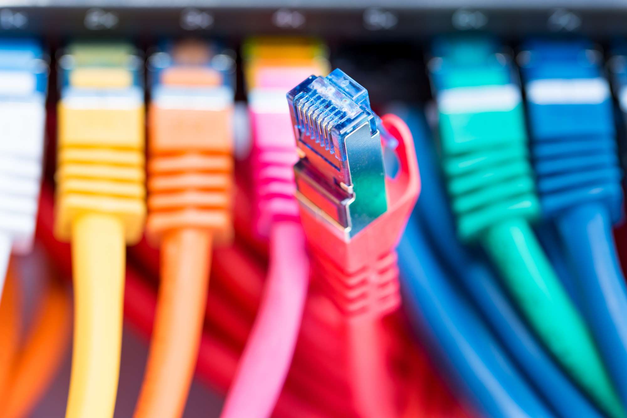 Ethernet-kaapelit missä tahansa värissä