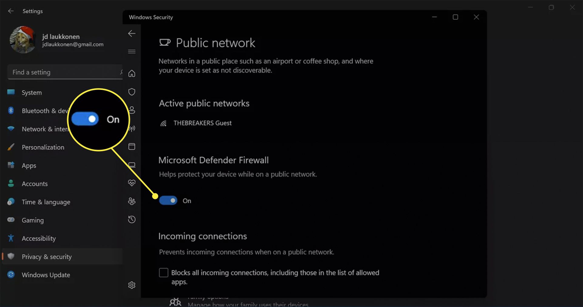 Microsoft Defender Firewall -kytkin korostettuna Windows 11:ssä.